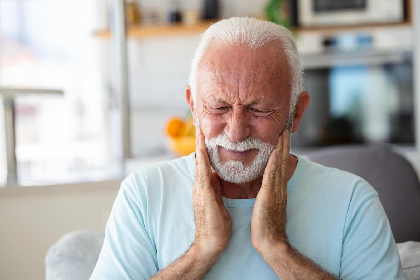 Emergency patient receiving prompt toothache care at Rancho Bernardo Dental Arts in San Diego